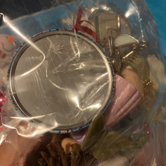 3 knic knac bags with toys and decor - Picture 16 of 17